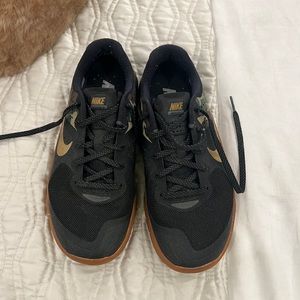 Nike metcons army